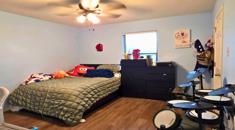 11317 Kirby Dr, Laredo, Texas 78045-5003, 5 Bedrooms Bedrooms, 8 Rooms Rooms,2 BathroomsBathrooms,Residential,For Sale,11317 Kirby Dr,20255264