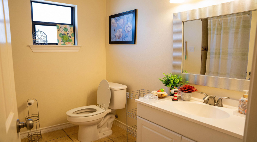 1507 Riddle Dr, Laredo, Texas 78046-8892, 3 Bedrooms Bedrooms, 5 Rooms Rooms,2 BathroomsBathrooms,Residential,For Sale,1507 Riddle Dr,20255265