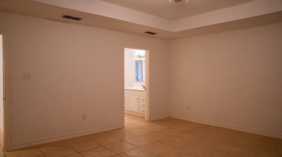 1507 Riddle Dr, Laredo, Texas 78046-8892, 3 Bedrooms Bedrooms, 5 Rooms Rooms,2 BathroomsBathrooms,Residential,For Sale,1507 Riddle Dr,20255265