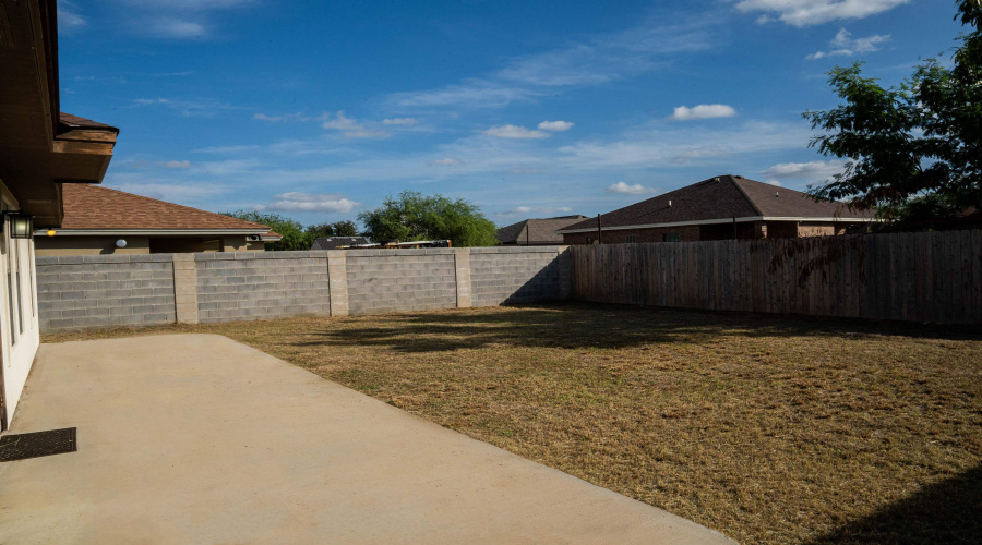 1507 Riddle Dr, Laredo, Texas 78046-8892, 3 Bedrooms Bedrooms, 5 Rooms Rooms,2 BathroomsBathrooms,Residential,For Sale,1507 Riddle Dr,20255265