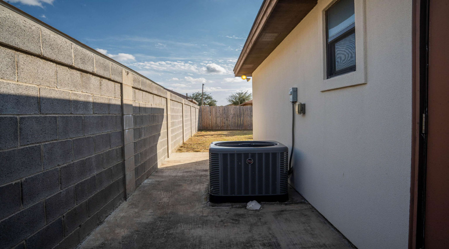 1507 Riddle Dr, Laredo, Texas 78046-8892, 3 Bedrooms Bedrooms, 5 Rooms Rooms,2 BathroomsBathrooms,Residential,For Sale,1507 Riddle Dr,20255265