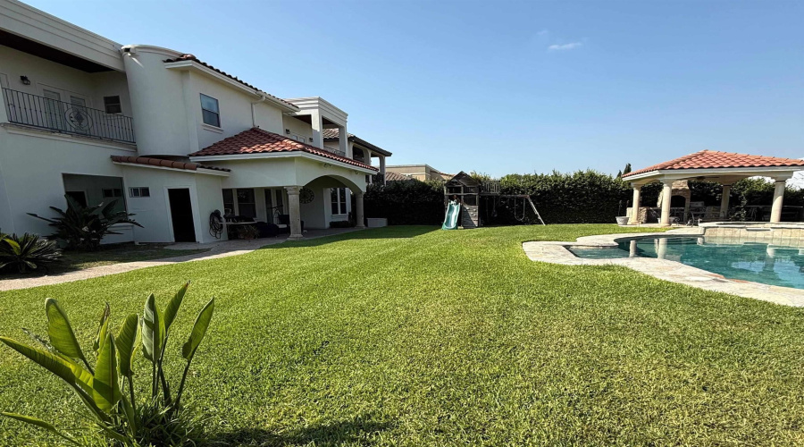 328 Lake Powell Dr, laredo, Texas 78043, 4 Bedrooms Bedrooms, 7 Rooms Rooms,4 BathroomsBathrooms,Residential,For Sale,328 Lake Powell Dr,20255266