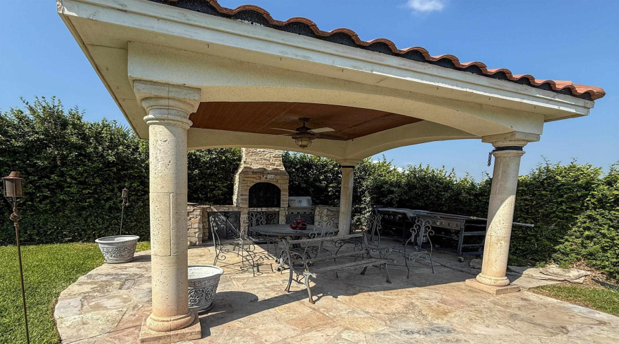 328 Lake Powell Dr, laredo, Texas 78043, 4 Bedrooms Bedrooms, 7 Rooms Rooms,4 BathroomsBathrooms,Residential,For Sale,328 Lake Powell Dr,20255266