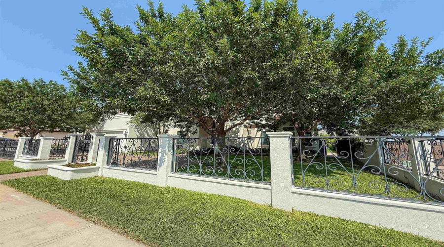 328 Lake Powell Dr, laredo, Texas 78043, 4 Bedrooms Bedrooms, 7 Rooms Rooms,4 BathroomsBathrooms,Residential,For Sale,328 Lake Powell Dr,20255266