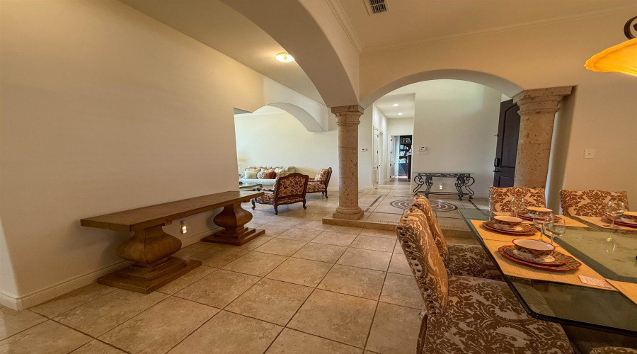 328 Lake Powell Dr, laredo, Texas 78043, 4 Bedrooms Bedrooms, 7 Rooms Rooms,4 BathroomsBathrooms,Residential,For Sale,328 Lake Powell Dr,20255266