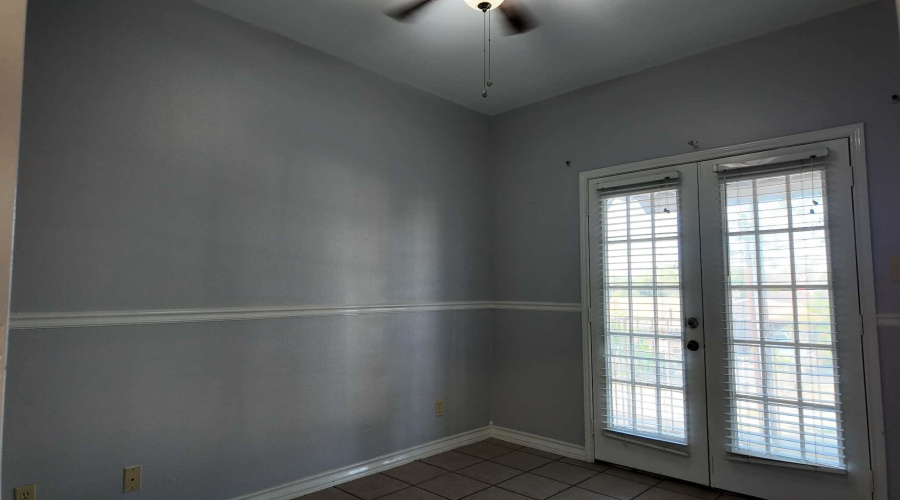 1401 Gustavus St, Laredo, Texas 78040, 2 Bedrooms Bedrooms, 4 Rooms Rooms,1 BathroomBathrooms,Residential,For Sale,1401 Gustavus St,20255269