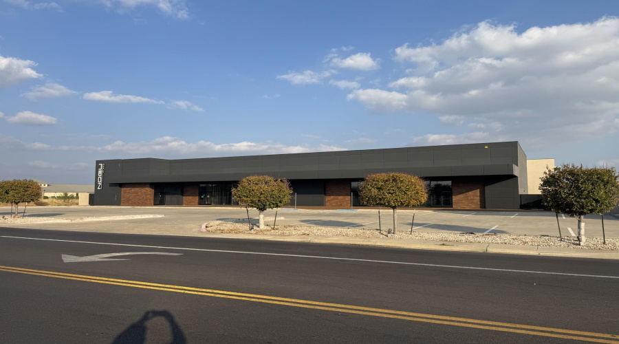 7219 Rocio Dr, Laredo, Texas 78041-9408, 1 Room Rooms,1 BathroomBathrooms,Commercial retail/office,For Rent,7219 Rocio Dr,20255280