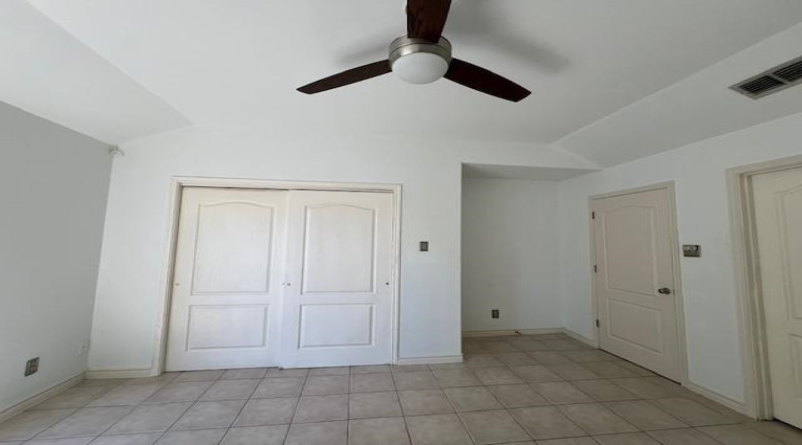 9802 Cantera Ct, LAREDO, Texas 78045, 2 Bedrooms Bedrooms, 4 Rooms Rooms,2 BathroomsBathrooms,Residential,For Sale,9802 Cantera Ct,20251381