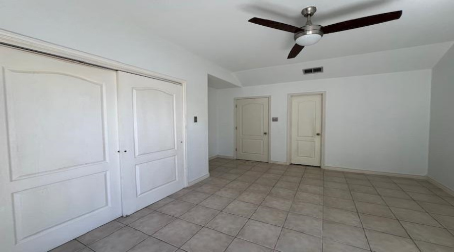 9802 Cantera Ct, LAREDO, Texas 78045, 2 Bedrooms Bedrooms, 4 Rooms Rooms,2 BathroomsBathrooms,Residential,For Sale,9802 Cantera Ct,20251381