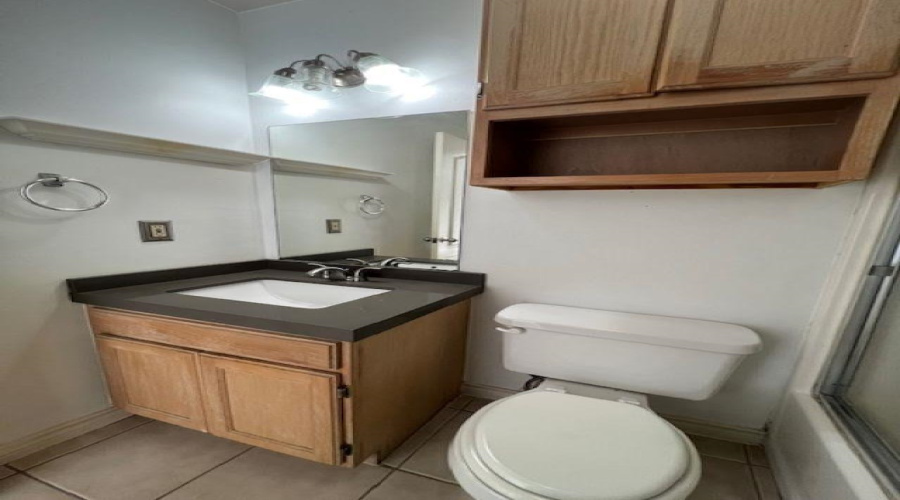 9802 Cantera Ct, LAREDO, Texas 78045, 2 Bedrooms Bedrooms, 4 Rooms Rooms,2 BathroomsBathrooms,Residential,For Sale,9802 Cantera Ct,20251381