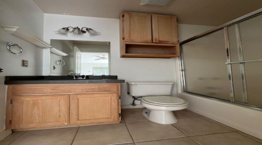 9802 Cantera Ct, LAREDO, Texas 78045, 2 Bedrooms Bedrooms, 4 Rooms Rooms,2 BathroomsBathrooms,Residential,For Sale,9802 Cantera Ct,20251381