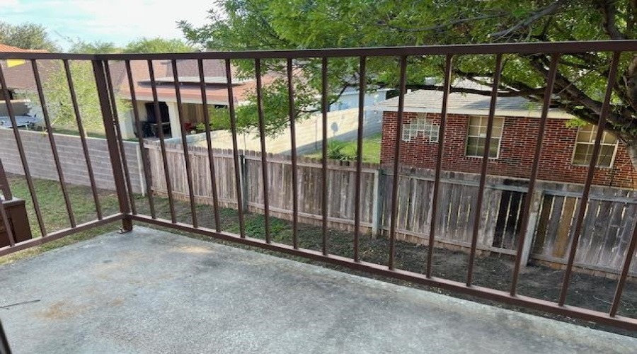 9802 Cantera Ct, LAREDO, Texas 78045, 2 Bedrooms Bedrooms, 4 Rooms Rooms,2 BathroomsBathrooms,Residential,For Sale,9802 Cantera Ct,20251381