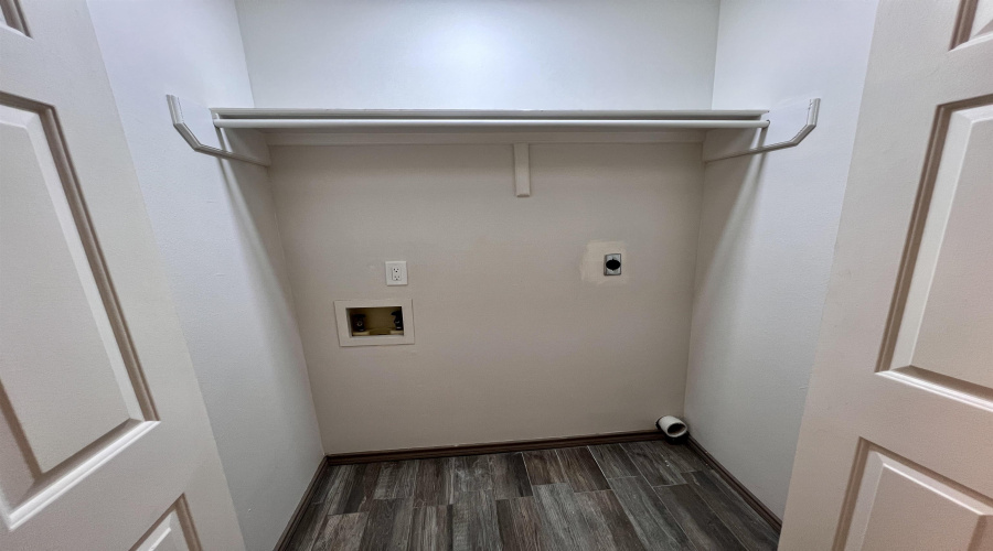 104 Belaire Dr, LAREDO, Texas 78041, 2 Bedrooms Bedrooms, 4 Rooms Rooms,2 BathroomsBathrooms,Residential,For Rent,104 Belaire Dr,20255270