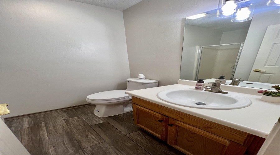 104 Belaire Dr, LAREDO, Texas 78041, 2 Bedrooms Bedrooms, 4 Rooms Rooms,2 BathroomsBathrooms,Residential,For Rent,104 Belaire Dr,20255270