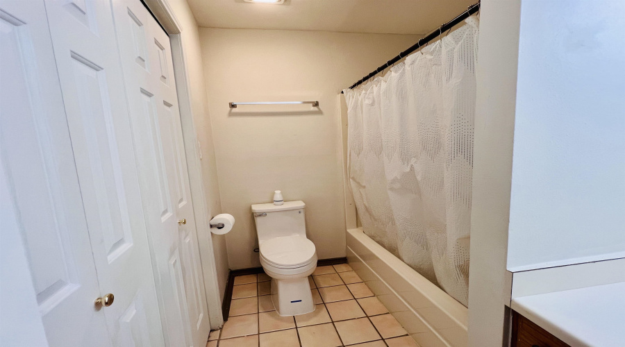 104 Belaire Dr, LAREDO, Texas 78041, 2 Bedrooms Bedrooms, 4 Rooms Rooms,2 BathroomsBathrooms,Residential,For Rent,104 Belaire Dr,20255270