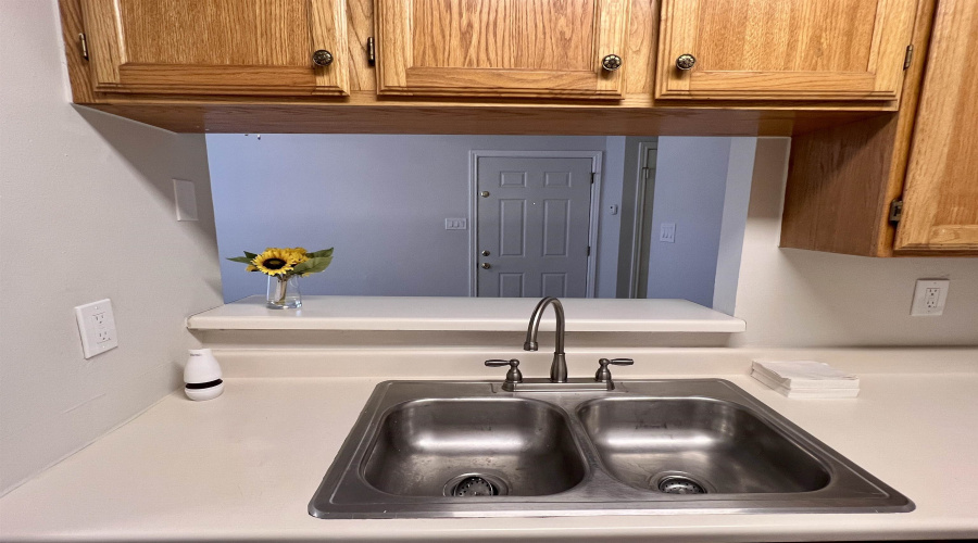 104 Belaire Dr, LAREDO, Texas 78041, 2 Bedrooms Bedrooms, 4 Rooms Rooms,2 BathroomsBathrooms,Residential,For Rent,104 Belaire Dr,20255270