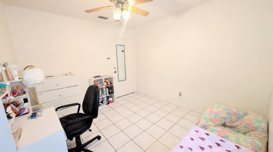 105 Tamarack Lp, Laredo, Texas 78045, 3 Bedrooms Bedrooms, 5 Rooms Rooms,2 BathroomsBathrooms,Residential,For Sale,105 Tamarack Lp,20255271