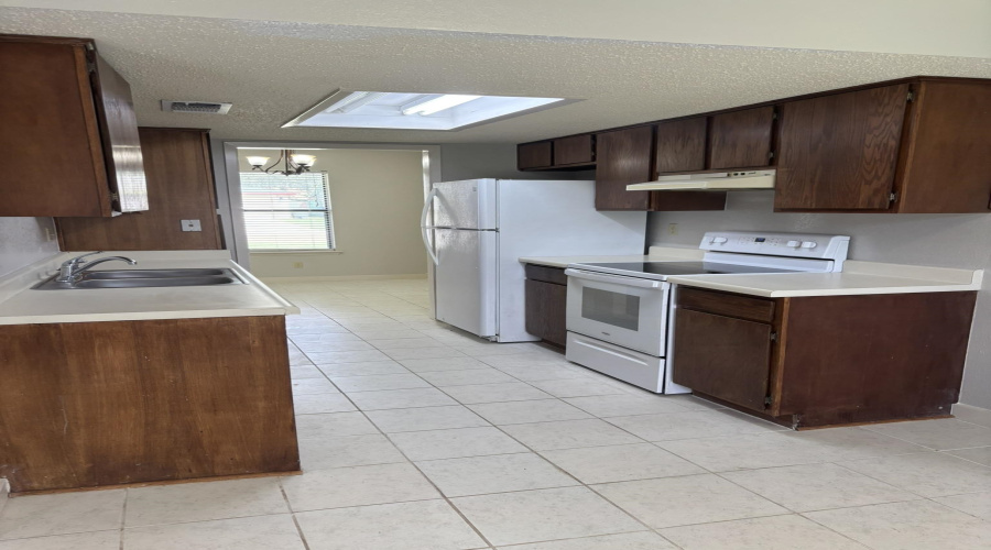 213 S Dakota St S, Laredo, Texas 78041, 3 Bedrooms Bedrooms, 6 Rooms Rooms,2 BathroomsBathrooms,Residential,For Rent,213 S Dakota St S,20255272