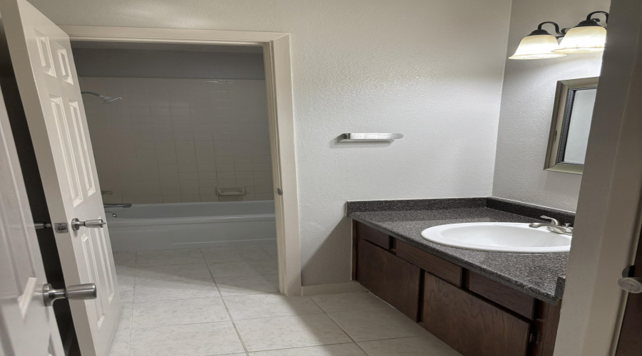 213 S Dakota St S, Laredo, Texas 78041, 3 Bedrooms Bedrooms, 6 Rooms Rooms,2 BathroomsBathrooms,Residential,For Rent,213 S Dakota St S,20255272