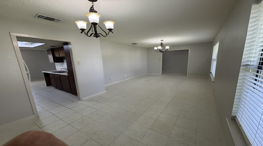 213 S Dakota St S, Laredo, Texas 78041, 3 Bedrooms Bedrooms, 6 Rooms Rooms,2 BathroomsBathrooms,Residential,For Rent,213 S Dakota St S,20255272