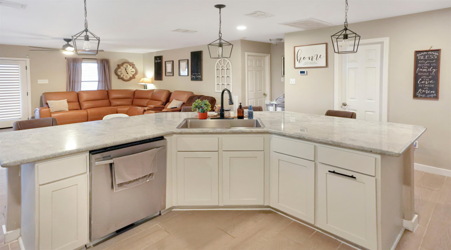 2603 Anejo Dr, LAREDO, Texas 78041, 5 Bedrooms Bedrooms, 7 Rooms Rooms,2 BathroomsBathrooms,Residential,For Sale,2603 Anejo Dr,20255274