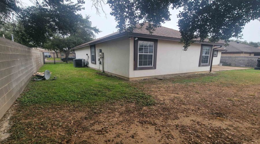 2012 Dona Luz Dr, Laredo, Texas 78045, 3 Bedrooms Bedrooms, 6 Rooms Rooms,2 BathroomsBathrooms,Residential,For Rent,2012 Dona Luz Dr,20255278