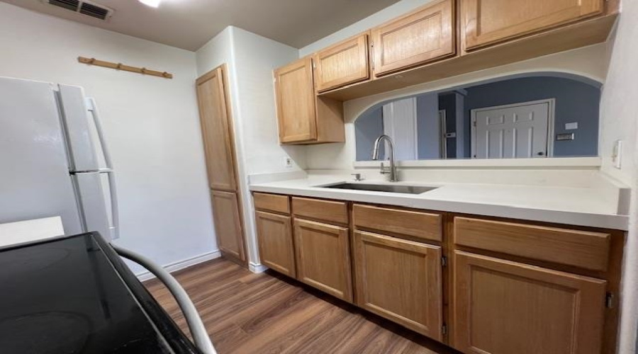 9802 Cantera Ct, LAREDO, Texas 78045, 2 Bedrooms Bedrooms, 4 Rooms Rooms,2 BathroomsBathrooms,Residential,For Rent,9802 Cantera Ct,20255279