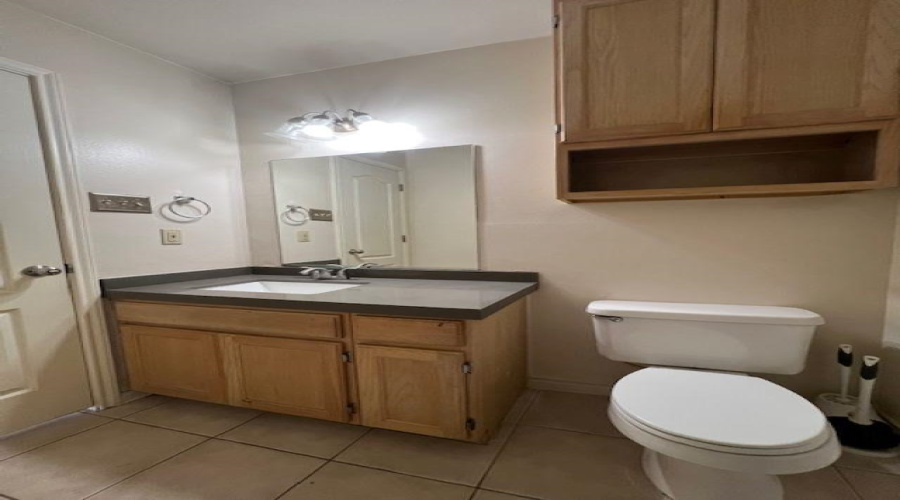 9802 Cantera Ct, LAREDO, Texas 78045, 2 Bedrooms Bedrooms, 4 Rooms Rooms,2 BathroomsBathrooms,Residential,For Rent,9802 Cantera Ct,20255279