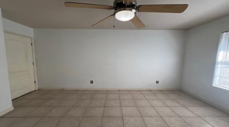 9802 Cantera Ct, LAREDO, Texas 78045, 2 Bedrooms Bedrooms, 4 Rooms Rooms,2 BathroomsBathrooms,Residential,For Rent,9802 Cantera Ct,20255279