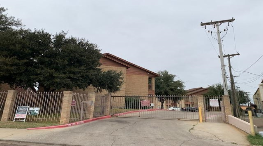 9802 Cantera Ct, LAREDO, Texas 78045, 2 Bedrooms Bedrooms, 4 Rooms Rooms,2 BathroomsBathrooms,Residential,For Rent,9802 Cantera Ct,20255279