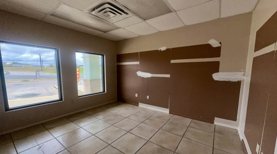 3806 U.S. Hwy 359, Laredo, Texas 78046, 1 Room Rooms,1 BathroomBathrooms,Commercial retail/office,For Rent,3806 U.S. Hwy 359,20253000