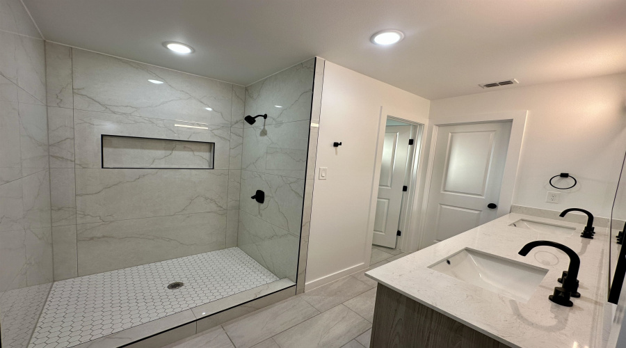 8218 Casa Verde Rd, Laredo, Texas 78041, 3 Bedrooms Bedrooms, 7 Rooms Rooms,2 BathroomsBathrooms,Residential,For Rent,8218 Casa Verde Rd,20254378