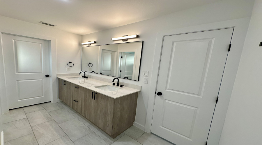 8218 Casa Verde Rd, Laredo, Texas 78041, 3 Bedrooms Bedrooms, 7 Rooms Rooms,2 BathroomsBathrooms,Residential,For Rent,8218 Casa Verde Rd,20254378