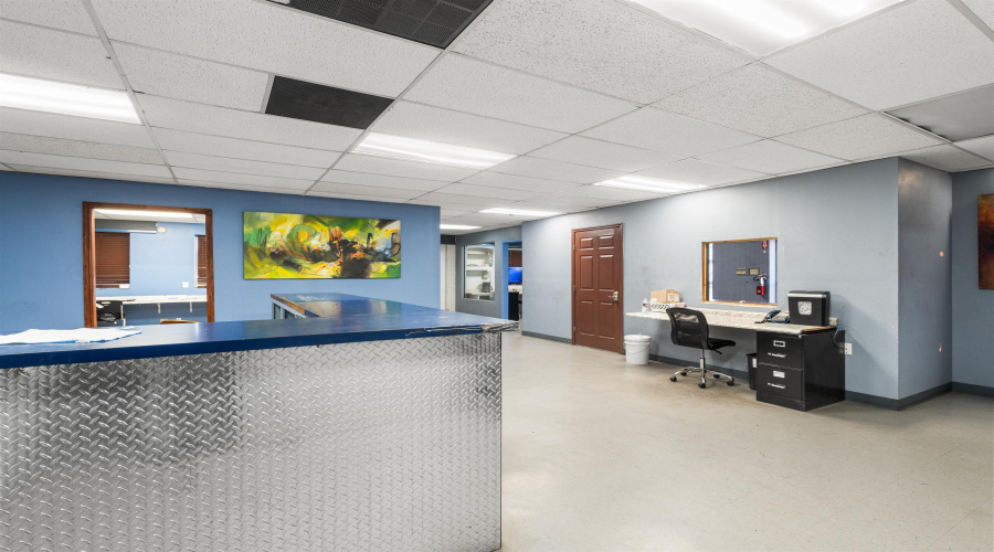 8210 San Gabriel Dr, Laredo, Texas 78045, 1 Bedroom Bedrooms, 21 Rooms Rooms,4 BathroomsBathrooms,Commercial/industrial,For Rent,8210 San Gabriel Dr,20255284