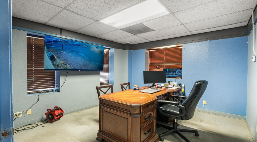 8210 San Gabriel Dr, Laredo, Texas 78045, 1 Bedroom Bedrooms, 21 Rooms Rooms,4 BathroomsBathrooms,Commercial/industrial,For Rent,8210 San Gabriel Dr,20255284