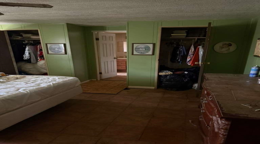 701 W Amiens E Pl, Laredo, Texas 78045, 5 Bedrooms Bedrooms, 6 Rooms Rooms,2 BathroomsBathrooms,Residential,For Sale,701 W Amiens E Pl,20255281