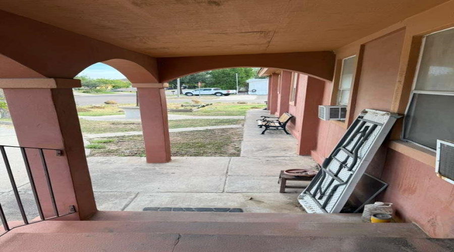 701 W Amiens E Pl, Laredo, Texas 78045, 5 Bedrooms Bedrooms, 6 Rooms Rooms,2 BathroomsBathrooms,Residential,For Sale,701 W Amiens E Pl,20255281