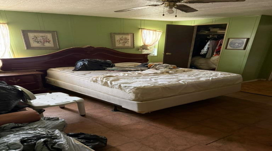 701 W Amiens E Pl, Laredo, Texas 78045, 5 Bedrooms Bedrooms, 6 Rooms Rooms,2 BathroomsBathrooms,Residential,For Sale,701 W Amiens E Pl,20255281