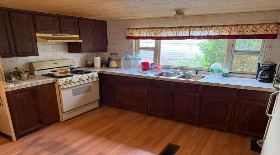 701 W Amiens E Pl, Laredo, Texas 78045, 5 Bedrooms Bedrooms, 6 Rooms Rooms,2 BathroomsBathrooms,Residential,For Sale,701 W Amiens E Pl,20255281