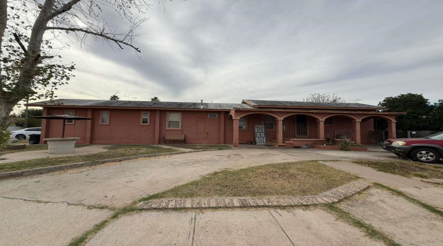 701 W Amiens E Pl, Laredo, Texas 78045, 5 Bedrooms Bedrooms, 6 Rooms Rooms,2 BathroomsBathrooms,Residential,For Sale,701 W Amiens E Pl,20255281