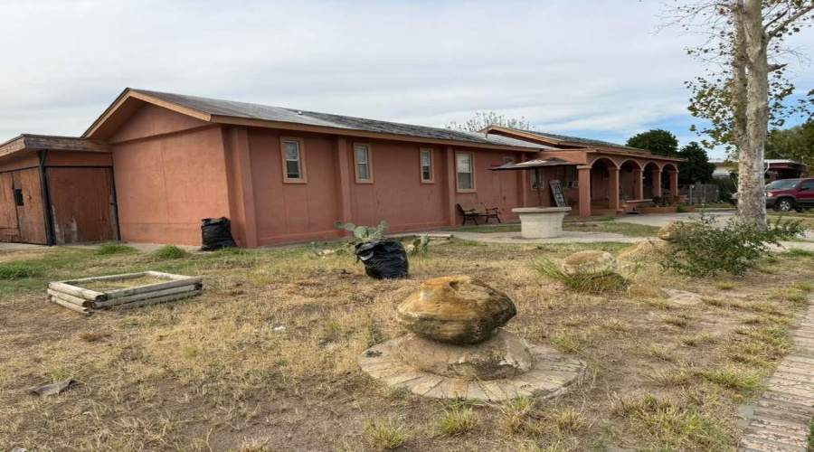 701 W Amiens E Pl, Laredo, Texas 78045, 5 Bedrooms Bedrooms, 6 Rooms Rooms,2 BathroomsBathrooms,Residential,For Sale,701 W Amiens E Pl,20255281