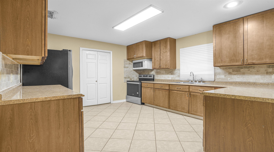 4711 Arias Ct, Laredo, Texas 78046, 4 Bedrooms Bedrooms, 7 Rooms Rooms,2 BathroomsBathrooms,Residential,For Sale,4711 Arias Ct,20255283