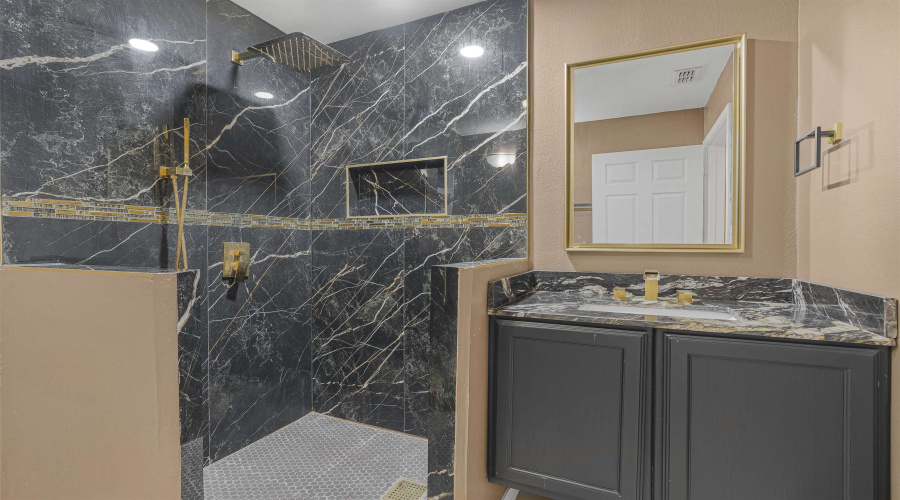 4711 Arias Ct, Laredo, Texas 78046, 4 Bedrooms Bedrooms, 7 Rooms Rooms,2 BathroomsBathrooms,Residential,For Sale,4711 Arias Ct,20255283