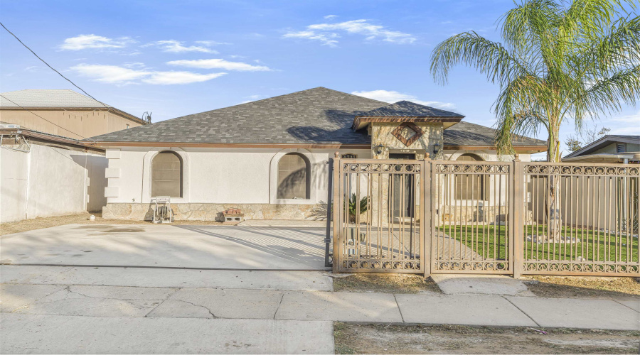 4711 Arias Ct, Laredo, Texas 78046, 4 Bedrooms Bedrooms, 7 Rooms Rooms,2 BathroomsBathrooms,Residential,For Sale,4711 Arias Ct,20255283