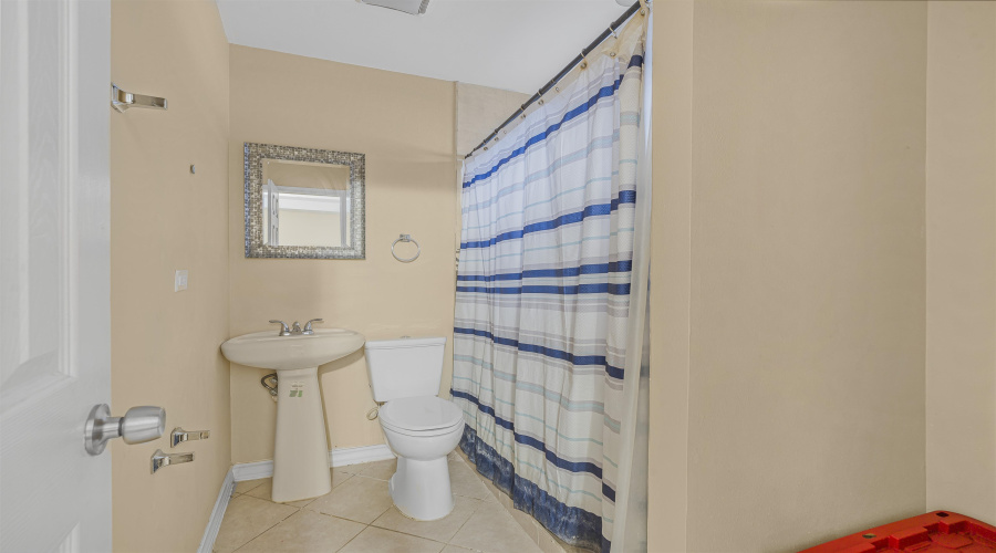 4711 Arias Ct, Laredo, Texas 78046, 4 Bedrooms Bedrooms, 7 Rooms Rooms,2 BathroomsBathrooms,Residential,For Sale,4711 Arias Ct,20255283