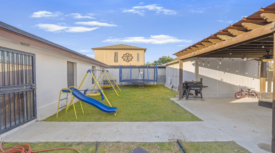 4711 Arias Ct, Laredo, Texas 78046, 4 Bedrooms Bedrooms, 7 Rooms Rooms,2 BathroomsBathrooms,Residential,For Sale,4711 Arias Ct,20255283