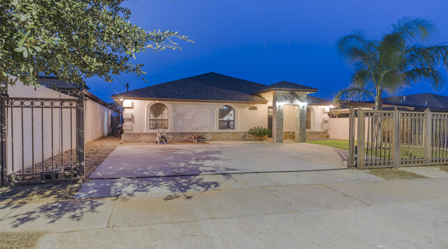 4711 Arias Ct, Laredo, Texas 78046, 4 Bedrooms Bedrooms, 7 Rooms Rooms,2 BathroomsBathrooms,Residential,For Sale,4711 Arias Ct,20255283