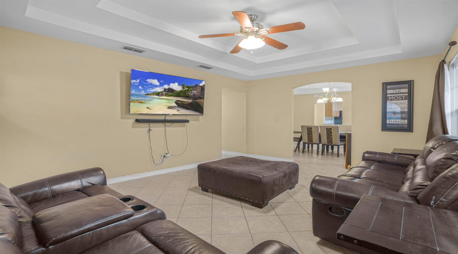 4711 Arias Ct, Laredo, Texas 78046, 4 Bedrooms Bedrooms, 7 Rooms Rooms,2 BathroomsBathrooms,Residential,For Sale,4711 Arias Ct,20255283