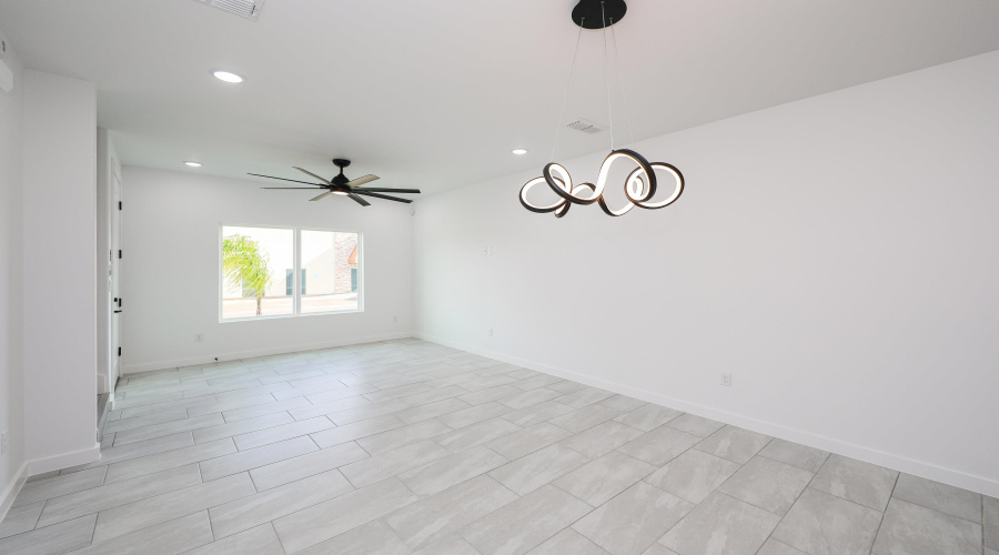 8218 Casa Verde Rd, Laredo, Texas 78041, 3 Bedrooms Bedrooms, 7 Rooms Rooms,2 BathroomsBathrooms,Residential,For Rent,8218 Casa Verde Rd,20255285