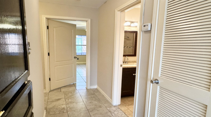 207 Martingale Ln, Laredo, Texas 78041, 2 Bedrooms Bedrooms, 4 Rooms Rooms,2 BathroomsBathrooms,Residential,For Rent,207 Martingale Ln,20255287